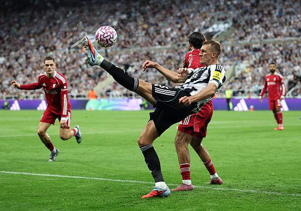 Dan Burn khiến các cầu thủ Liverpool vô cùng vất vả kèm cặp