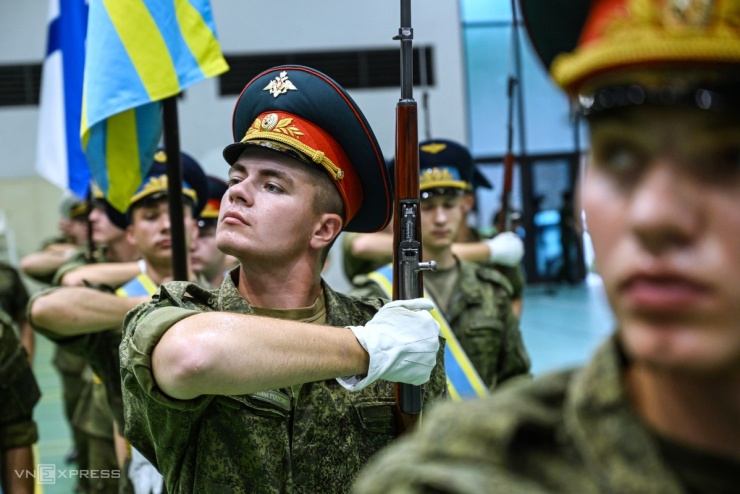 Quân nhân Nga luyện tập trước diễu binh - 4