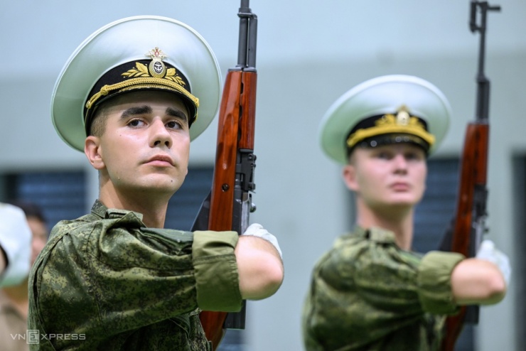 Quân nhân Nga luyện tập trước diễu binh - 7