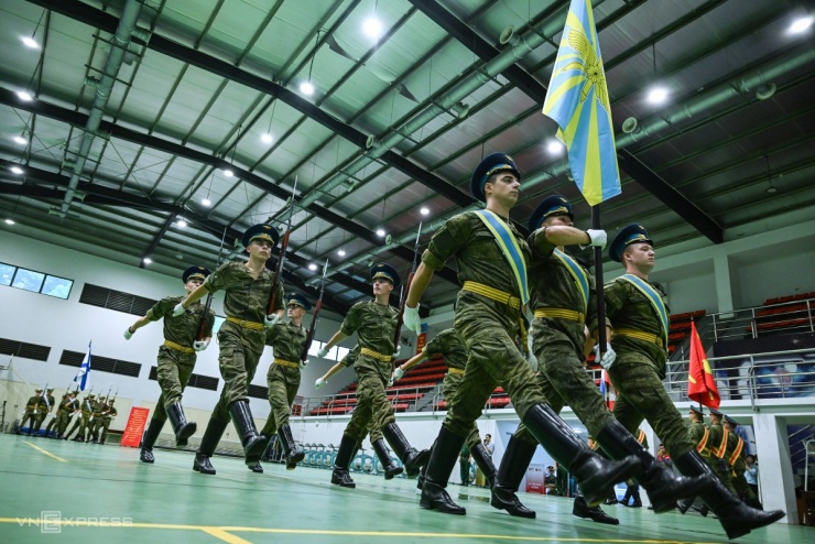 Quân nhân Nga luyện tập trước diễu binh - 10