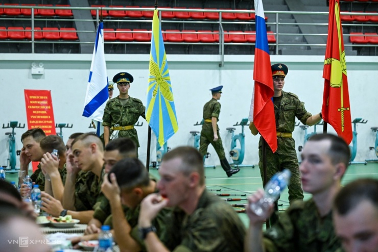 Quân nhân Nga luyện tập trước diễu binh - 12