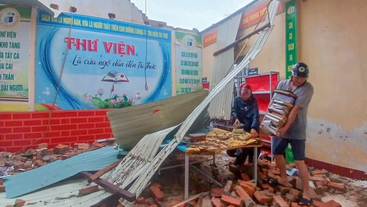 Trường học ngổn ngang sau bão, thầy cô lo không có phòng học cho năm học mới - 9