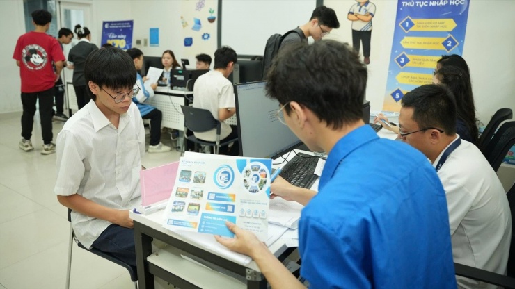 Thí sinh nhập học năm 2025. Ảnh NGHIÊM HUÊ