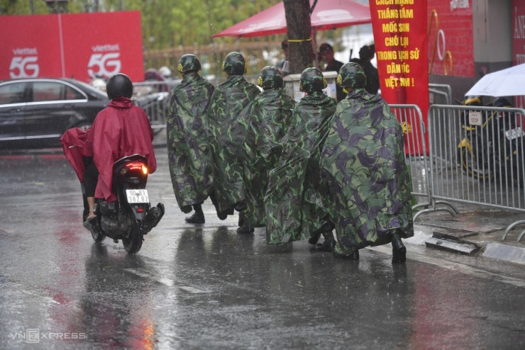 Công binh dò bom mìn trước lễ sơ duyệt - 11