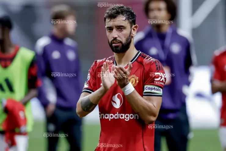 Bruno Fernandes gây sốc khi đồng ý chia tay MU nhưng điều đó chỉ diễn ra vào mùa hè năm sau. ẢNH: EPA