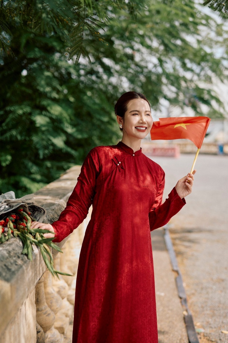 Nữ diễn viên VTV gây chú ý với bộ ảnh &#39;hòa bình đẹp lắm&#39; - 10