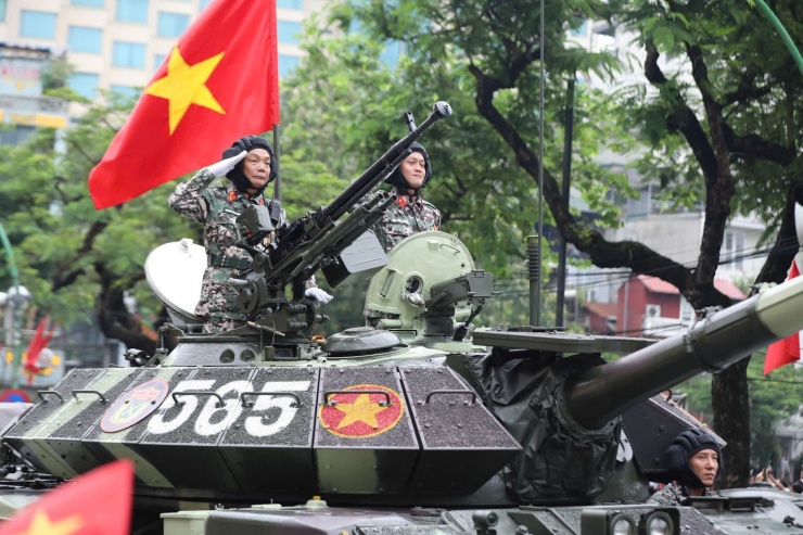 Mãn nhãn với dàn xe tăng, thiết giáp tham gia sơ duyệt diễu binh - 3