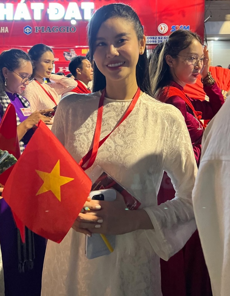 Trương Quỳnh Anh từ TP HCM ra tập luyện diễu hành mừng sự kiện trọng đại của đất nước.