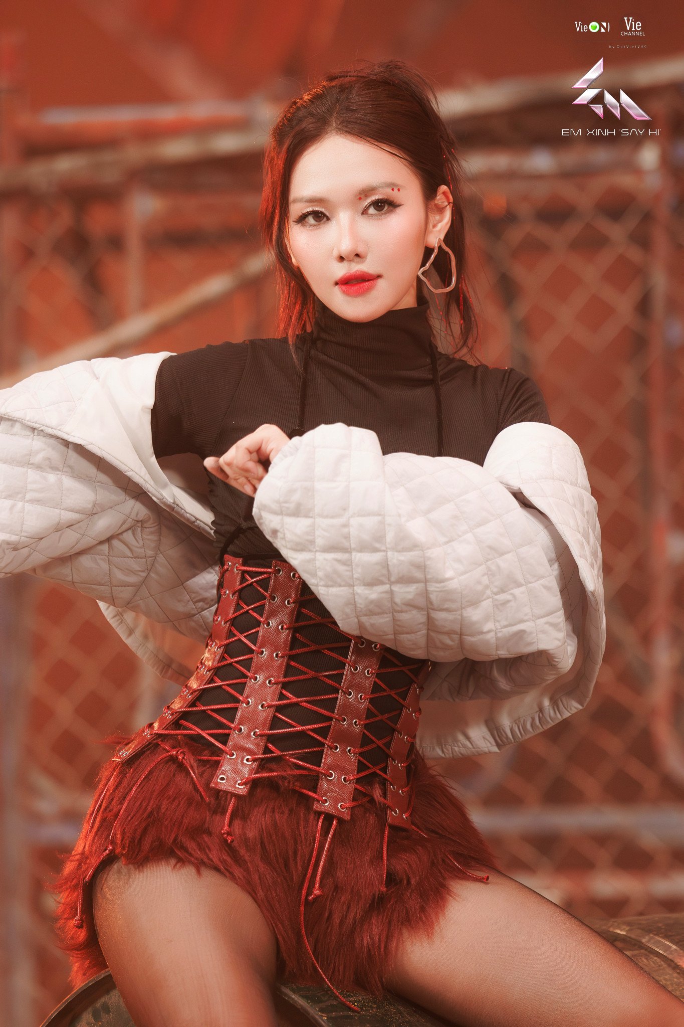 Quá khứ Em Xinh "Say Hi": Lamoon lạ lẫm, Orange, Phương Mỹ Chi lột xác táo bạo - 5