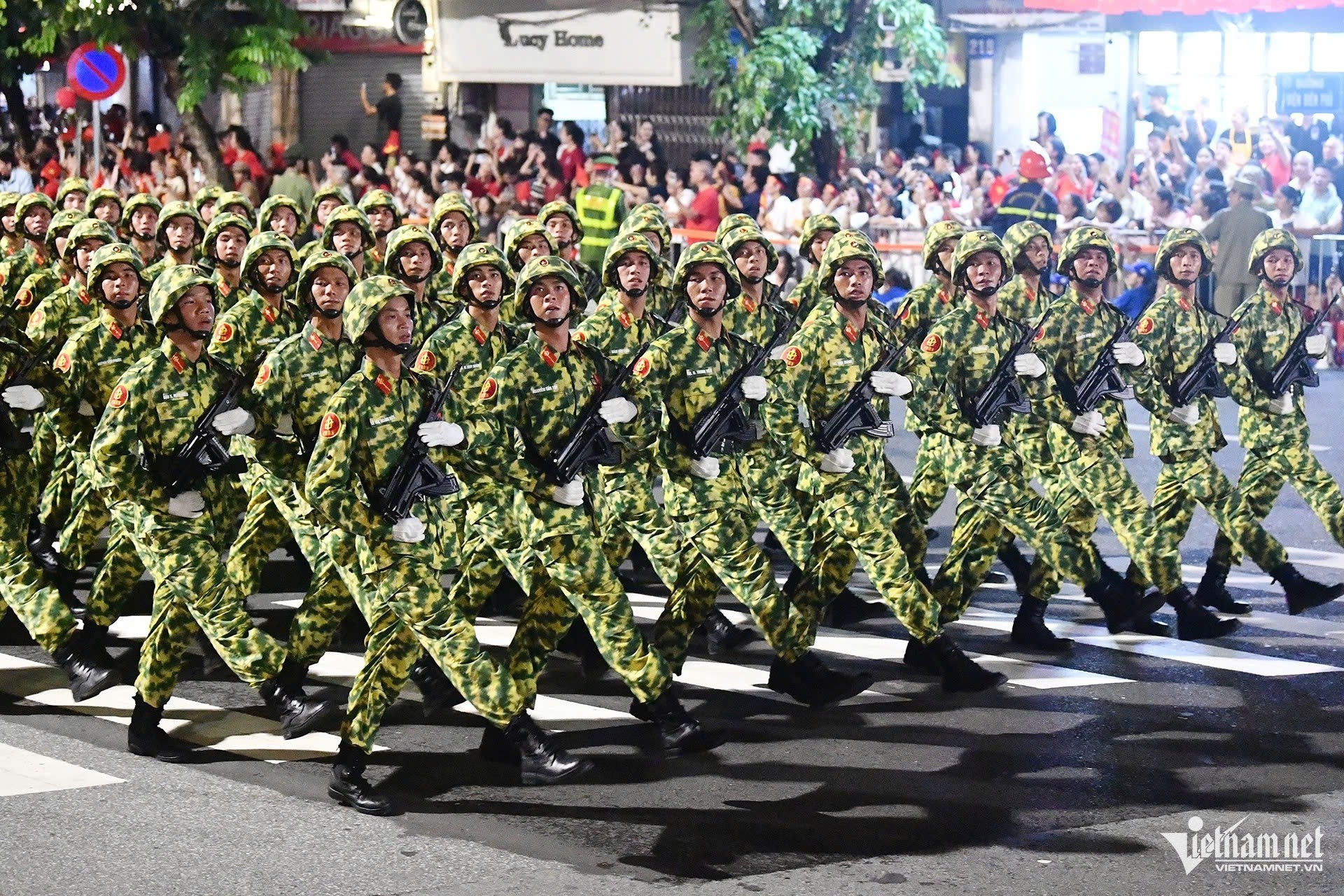 Khối chiến sĩ Phòng hóa. Ảnh: Hoàng Hà&nbsp;