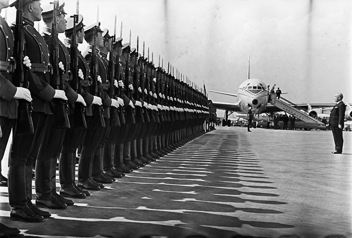 Các thành viên đại đội cận vệ danh dự của Liên Xô tham gia lễ đón khách nước ngoài ở Moscow vào năm 1961. Ảnh: Kommersant