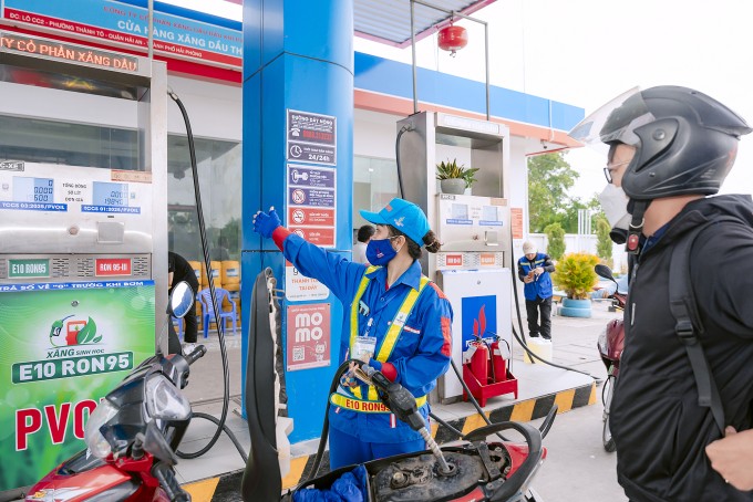 Xăng sinh học E10 được thí điểm tại Hà Nội, tháng 8/2025. Ảnh: Xuân Hải