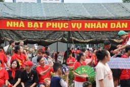 Tin tức trong ngày - Hà Nội lắp đặt 10 nhà bạt dã chiến phục vụ nhân dân tham quan lễ diễu binh, diễu hành