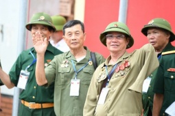 Xúc động hình ảnh, nụ cười cựu chiến binh chờ xem sơ duyệt A80