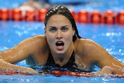 Chuyện về "Nàng tiên cá" Hungary: Thiên thần bơi lội đốn tin người hâm mộ