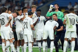Real khởi đầu tốt nhất trong 21 năm: Alonso muốn biến nghệ sĩ thành "công nhân chơi bóng"?