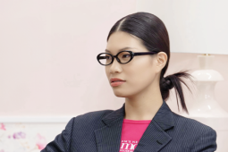 Thủ lĩnh nhà chung Next Top Model bị chê 'ngựa non háu đá'