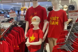 Thị trường - Tiêu dùng - Thị trường bùng nổ: Áo Tổ Quốc đang làm mưa làm gió dịp 2/9