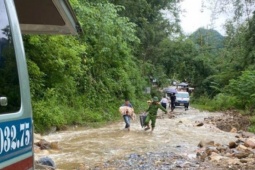 Bé 4 tuổi bỗng dưng bị kích thích vật vã, sợ gió, sợ nước rồi tử vong