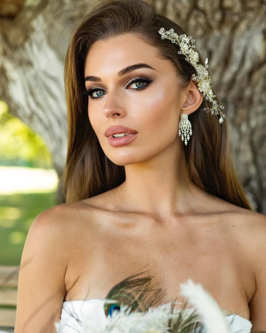 Elisa Mysyshyne năm nay 24 tuổi, mang hai dòng máu Pháp – Ukraine, sinh ra và lớn lên tại thủ đô Paris.
