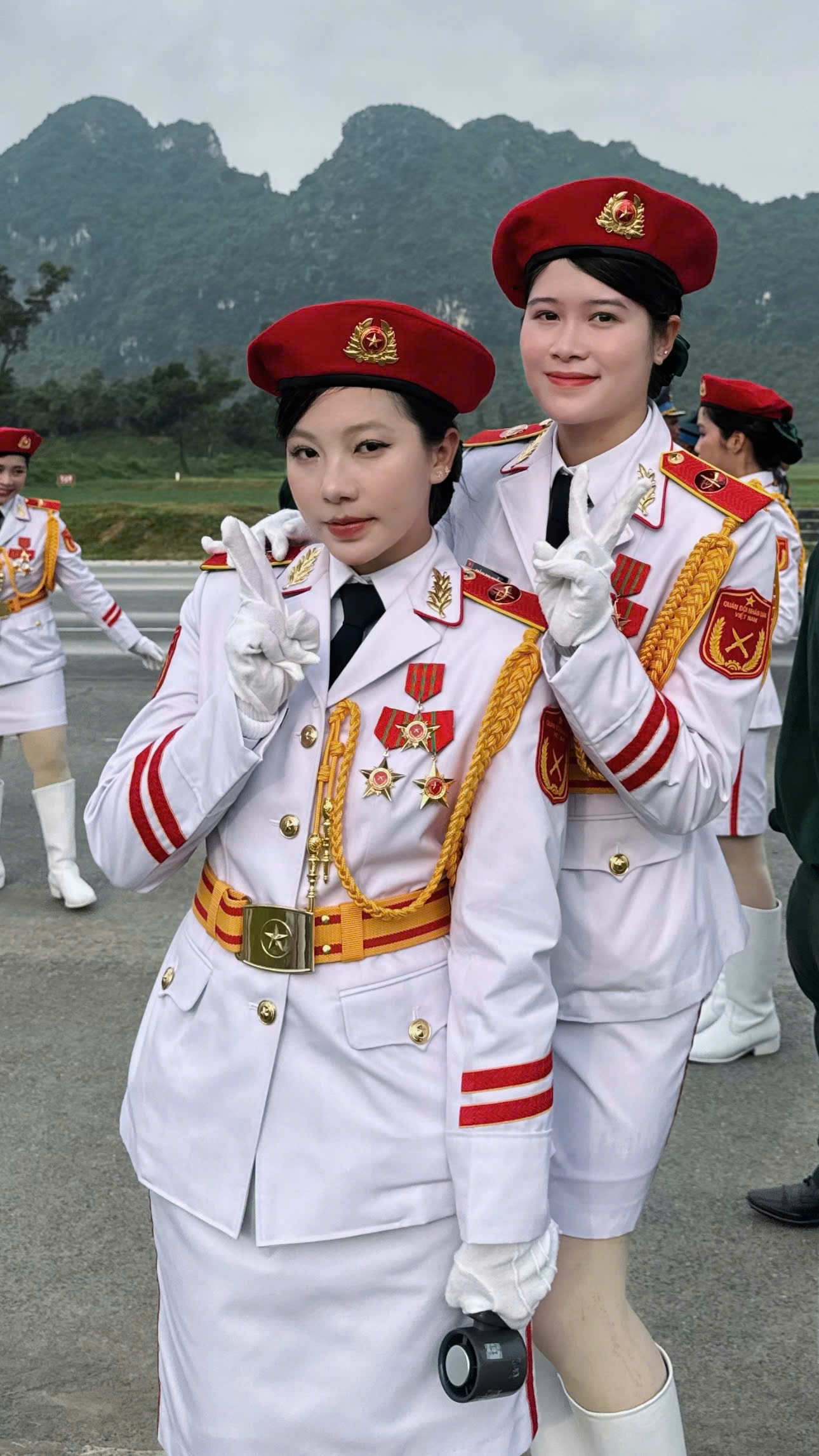 Nữ chiến sỹ khối 