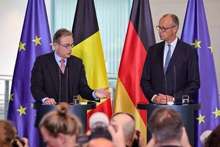 Thủ tướng Đức Friedrich Merz (phải) trả lời họp báo cùng Thủ tướng Bỉ Bart De Wever ở Berlin vào ngày 26/8. Ảnh: Getty Images.