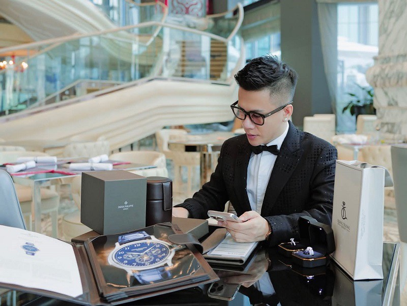 Nguyễn Quang Trường trước khi bị bắt về tội "Rửa tiền" đã thường xuyên đăng tải các video và hình ảnh với cuộc sống giàu có và xa hoa. (Ảnh: Facebook nhân vật).