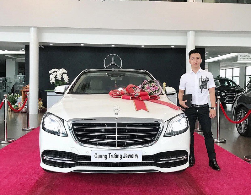 Trường sở hữu một loạt xe sang có giá trị từ vài tỷ đồng đến vài chục tỷ đồng.