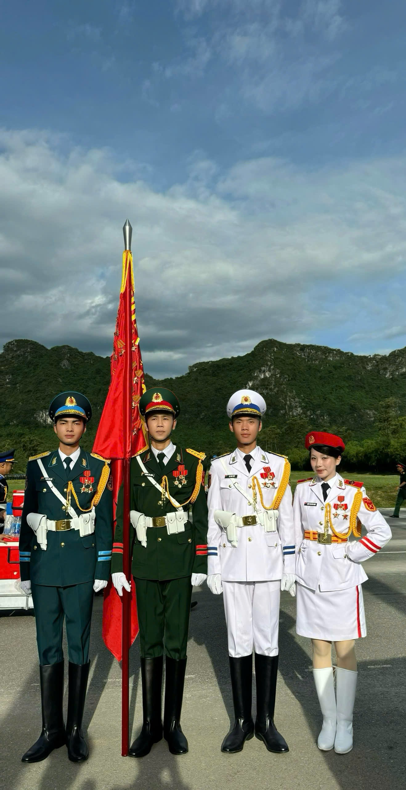 Nữ chiến sỹ khối 