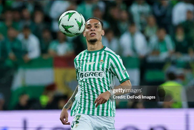 Antony sáng cửa trở lại Real Betis