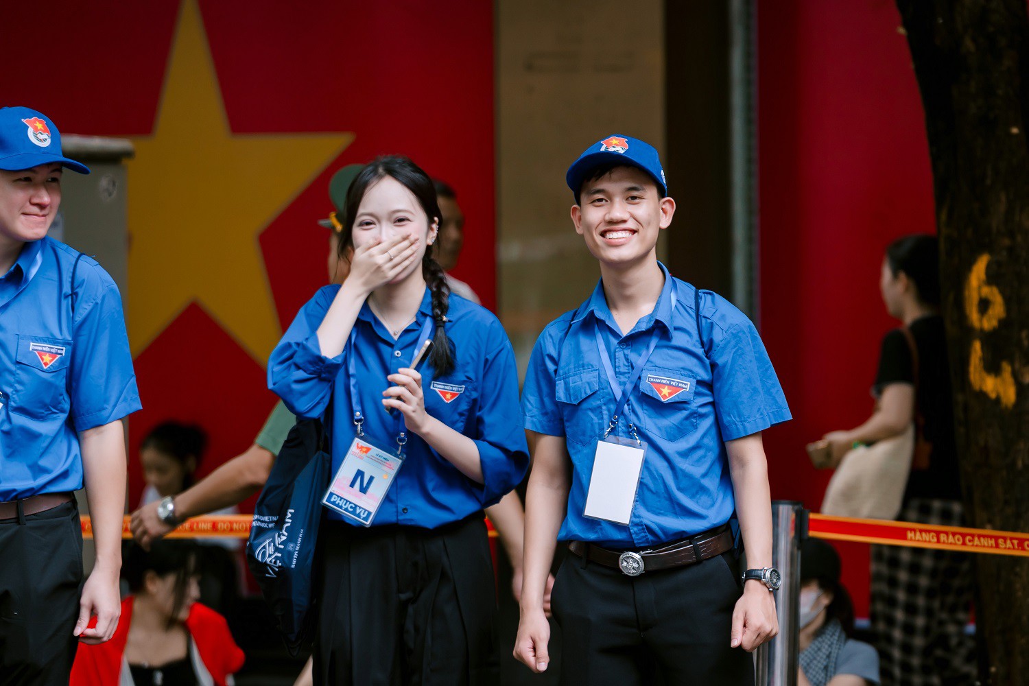 Người dân đổ về photobooth SHB, khoảnh khắc mừng Quốc khánh thêm rộn ràng - 2