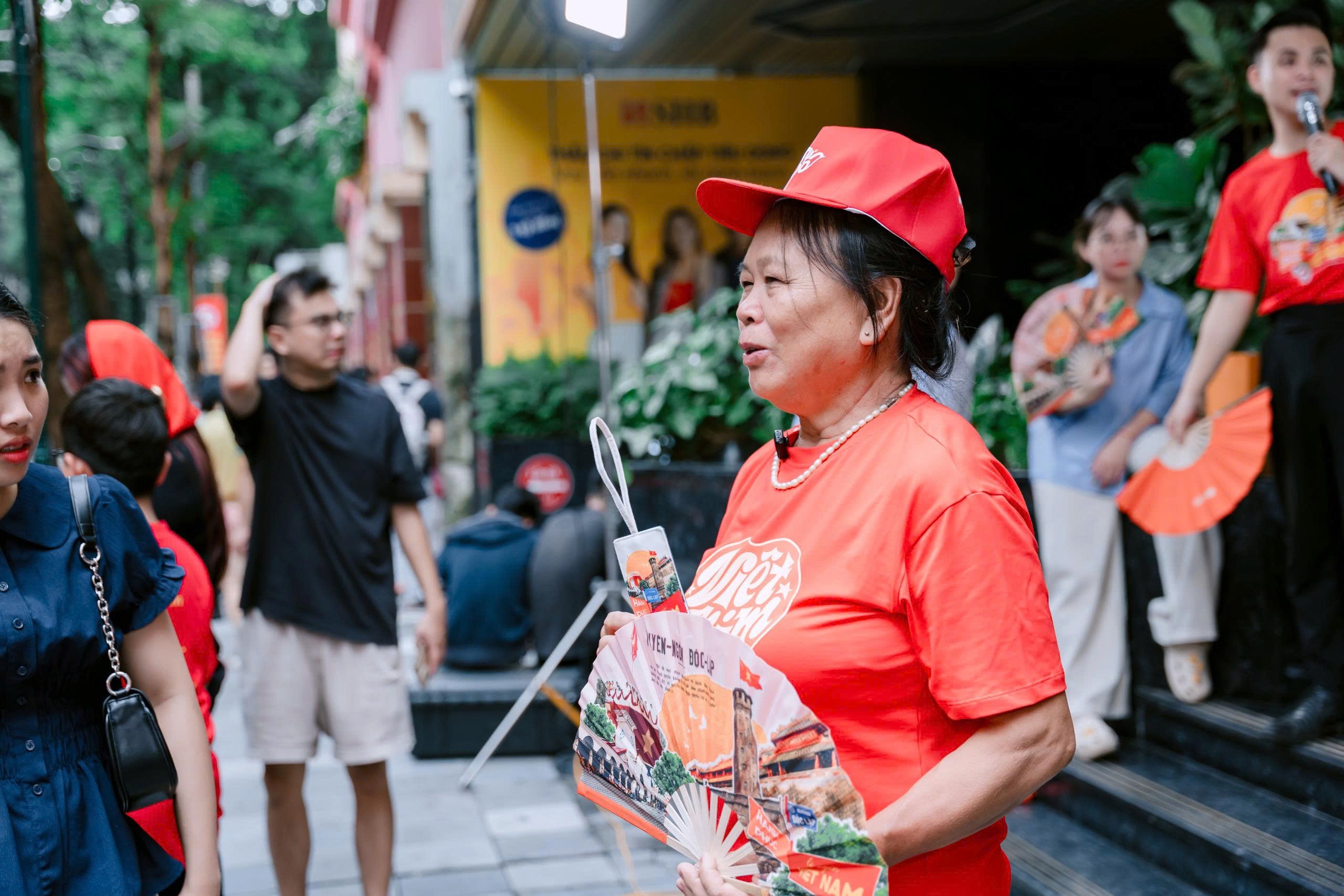 Người dân đổ về photobooth SHB, khoảnh khắc mừng Quốc khánh thêm rộn ràng - 7