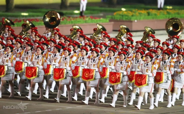 Biển ánh sáng trong sơ duyệt diễu binh - 2