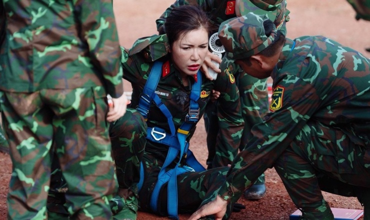 Minh Tú đứt dây chằng gối - 1