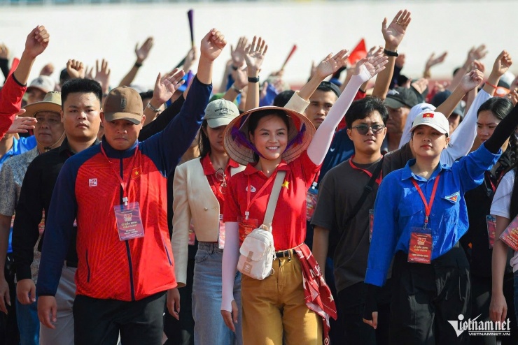 Diễn viên Thu Quỳnh trong khối Văn hoá - Thể thao tập luyện trước thềm sự kiện A80. Ảnh: Thạch Thảo