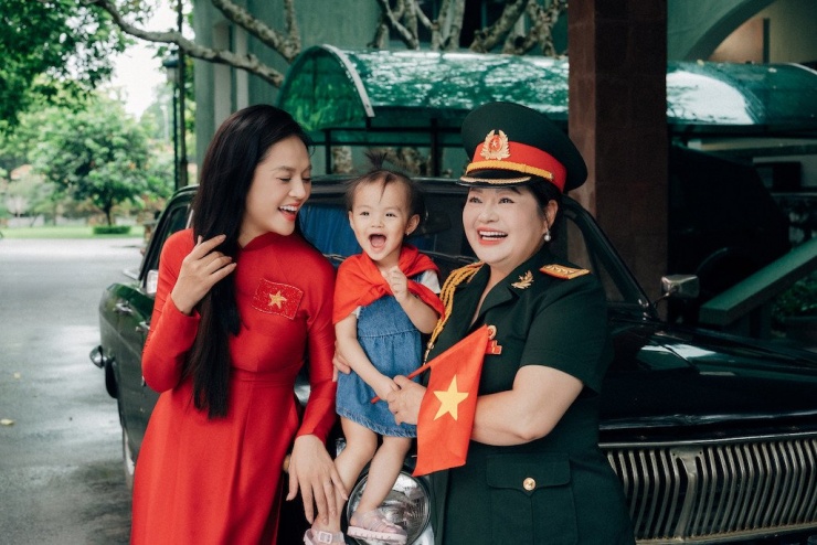 Diễn viên Thu Quỳnh tiết lộ mẹ ruột là Thượng tá quân đội, &#39;sĩ đến hết đời&#39; với A80 - 3