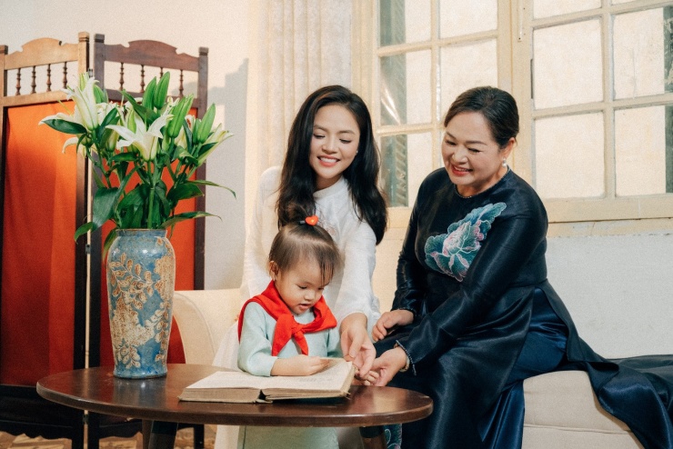 Diễn viên Thu Quỳnh tiết lộ mẹ ruột là Thượng tá quân đội, &#39;sĩ đến hết đời&#39; với A80 - 10