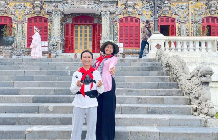 Vợ chồng chị Thùy hạnh phúc trên hành trình đạp xe