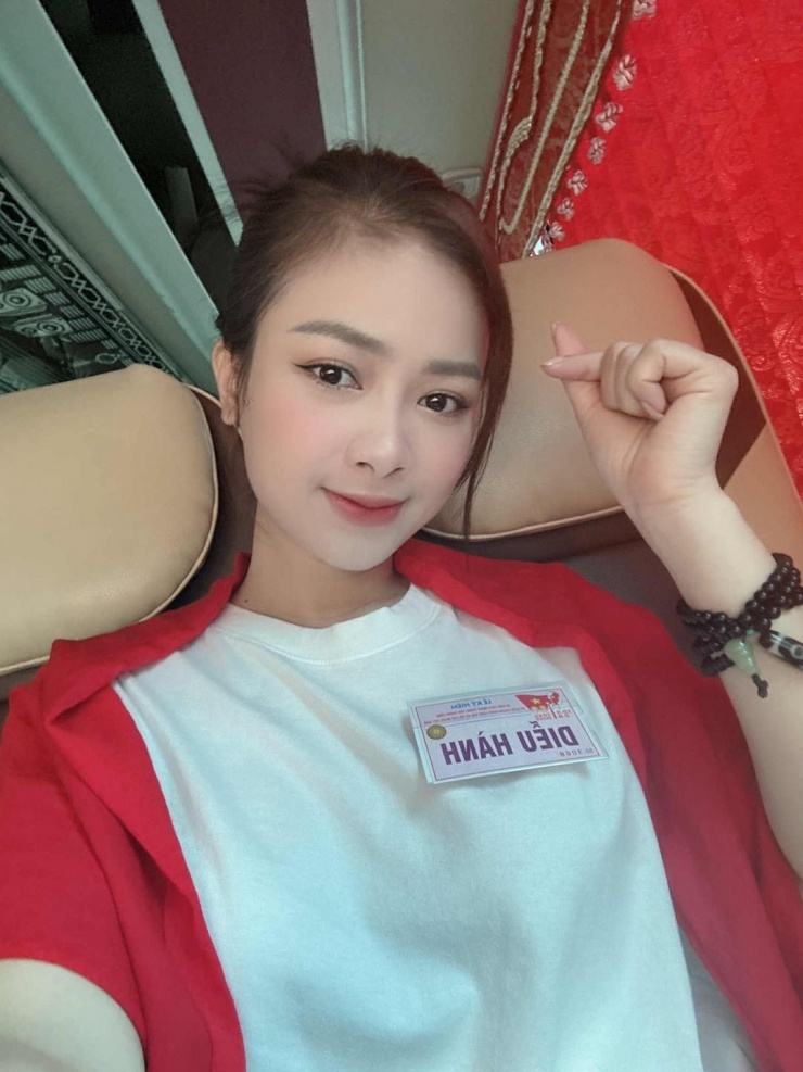 Cô xúc động khi có mặt tại buổi sơ duyệt đầu tiên của khối biểu diễn A80 mừng Quốc khánh 2/9.