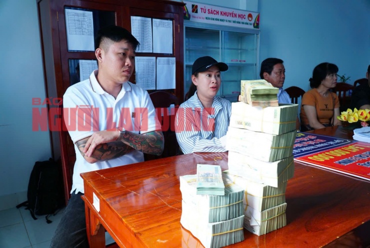Ông Ba Minh - nhân vật đang &#34;nóng&#34; trên mạng xã hội - nhận gần 1,6 tỉ đồng từ 2 Facebooker - 6