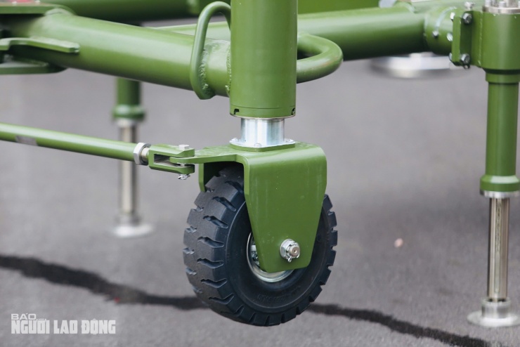 Ngắm dàn tên lửa đối hạm "Sông Hồng", tên lửa S-125-VT tại triển lãm thành tựu đất nước - 8