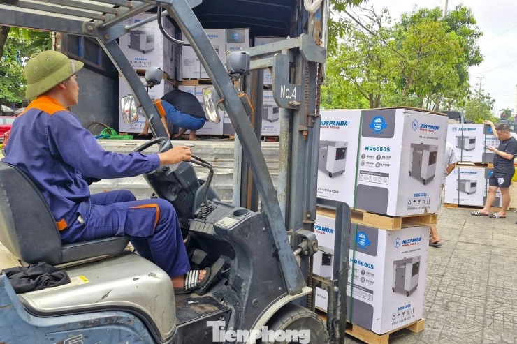 Nườm nượp mua máy phát điện, chấp nhận giá cao, nhiều nơi 'cháy' hàng - 8