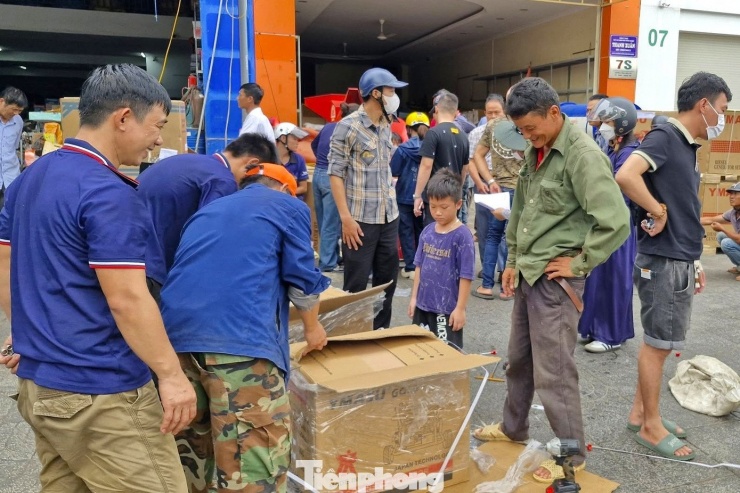 Nườm nượp mua máy phát điện, chấp nhận giá cao, nhiều nơi 'cháy' hàng - 12