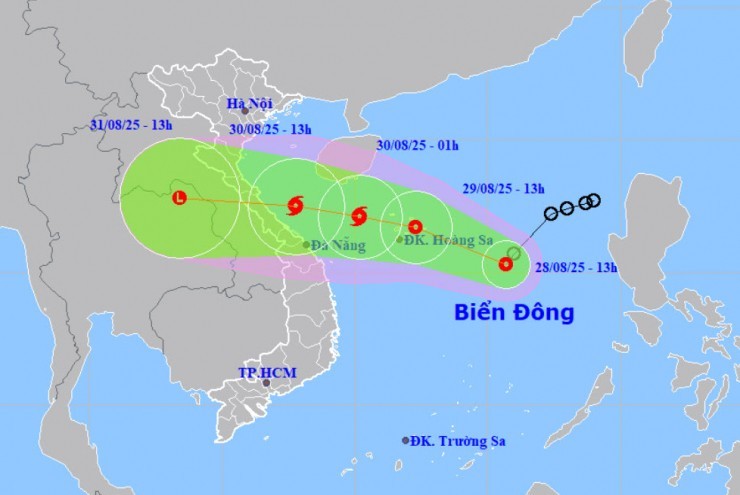 Áp thấp nhiệt đới sắp mạnh thành bão, hướng thẳng vào miền Trung