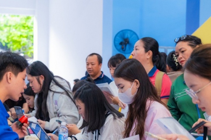 Loạt ngành đại học có điểm chuẩn ‘chạm đáy’ vẫn tiếp tục tuyển bổ sung