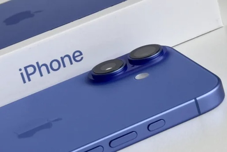 iPhone 16 vẫn được Apple bán sau sự kiện ra mắt iPhone 17, với mức giá rẻ hơn 100 USD.