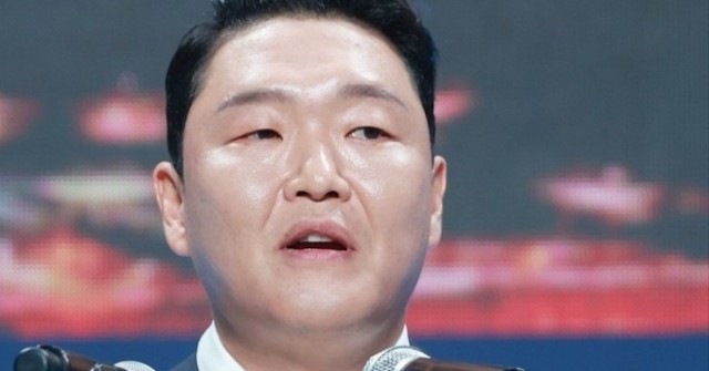Psy "Gangnam Style" bị bắt