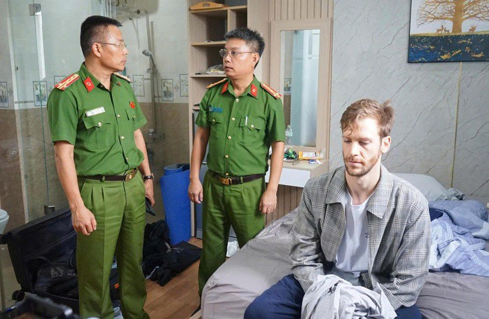Chỉ sau 14 giờ gây án, West Dale James bị bắt giữ khi đang lẩn trốn trong căn hộ ở phường An Hải (TP Đà Nẵng)