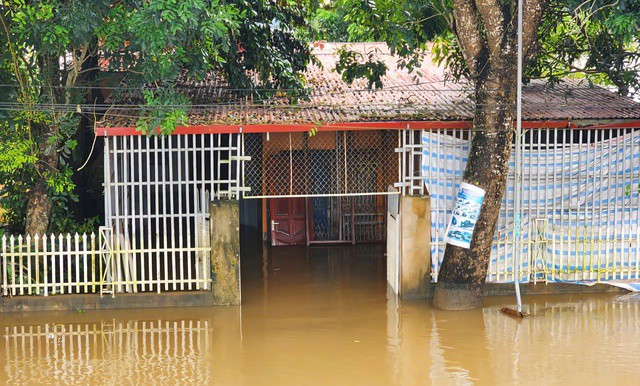 Nhiều ngôi nhà ngập sâu.