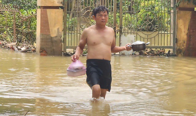 Cuộc sống người dân gặp nhiều khó khăn.